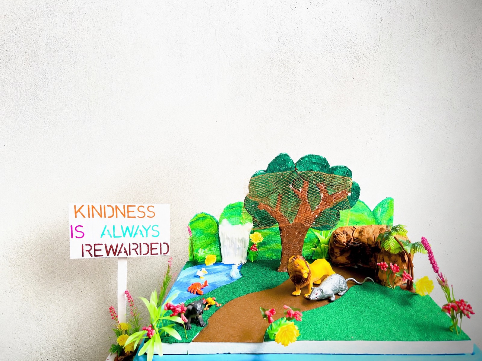Forest & wildlife diorama